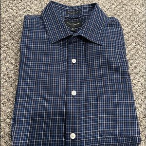 Banana republic casual untucked shirt. Size medium.